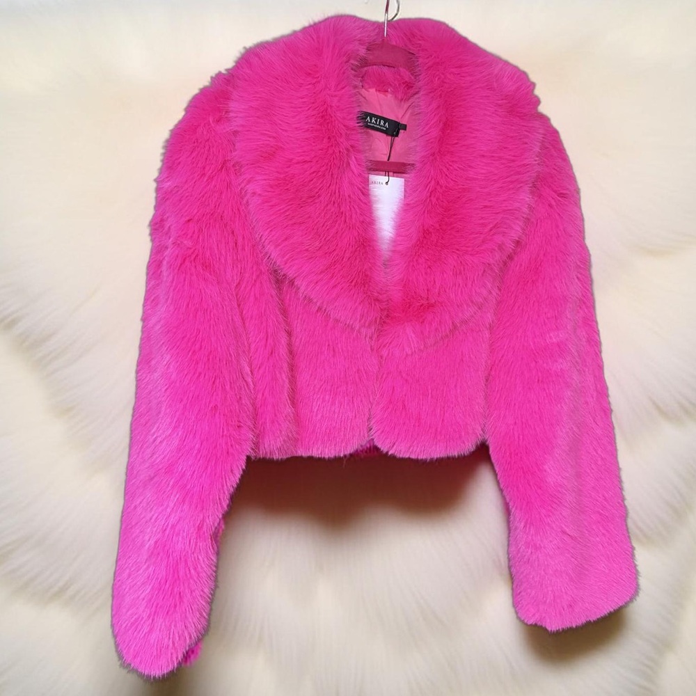 AKIRA NWT Stunning Hot Pink Faux Fur Long Sleeve Lined Teddy Jacket (0721)